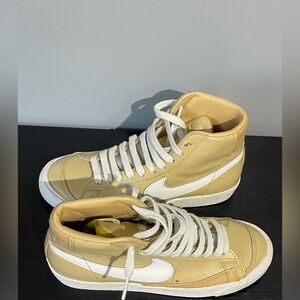 Nike High-Top Sneakers in Beige and White